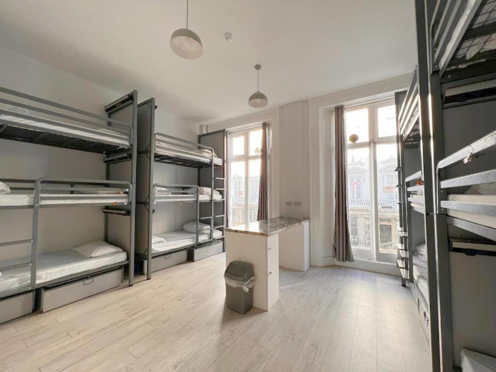 Astor Kensington Hostel London Exterior photo